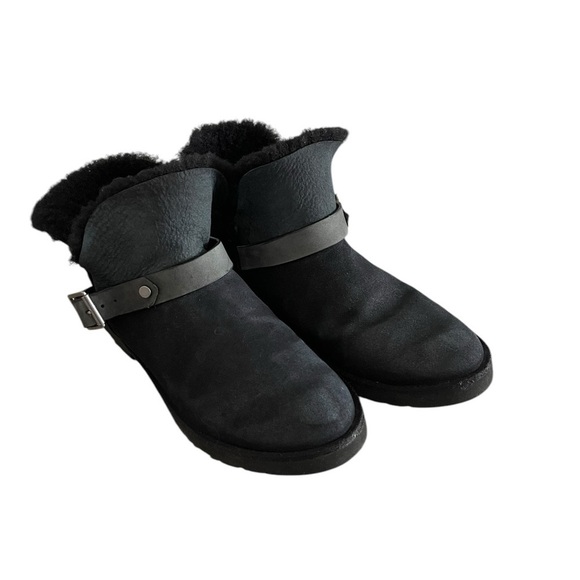 UGG Romely Short Buckle Boot Black Suede Fur Lined Women’s Size 7 - Picture 3 of 8